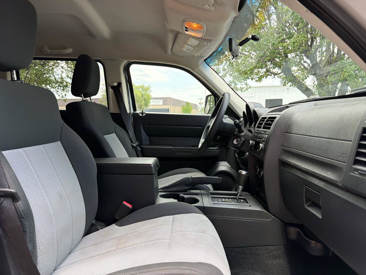 Used 2008 Dodge Nitro SXT RWD image 31