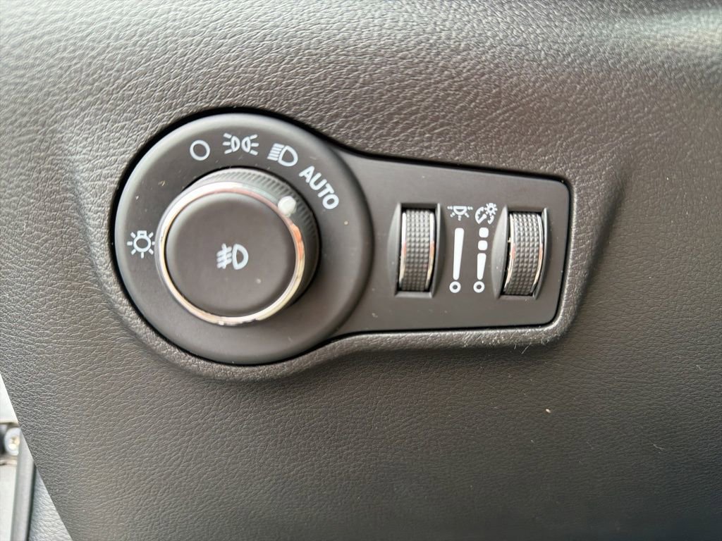 Used 2024 Jeep Compass Latitude w/ Convenience Group image 40