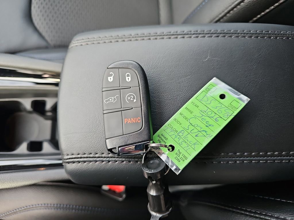 New 2026 Jeep Compass Latitude w/ Sun and Sound Group image 34