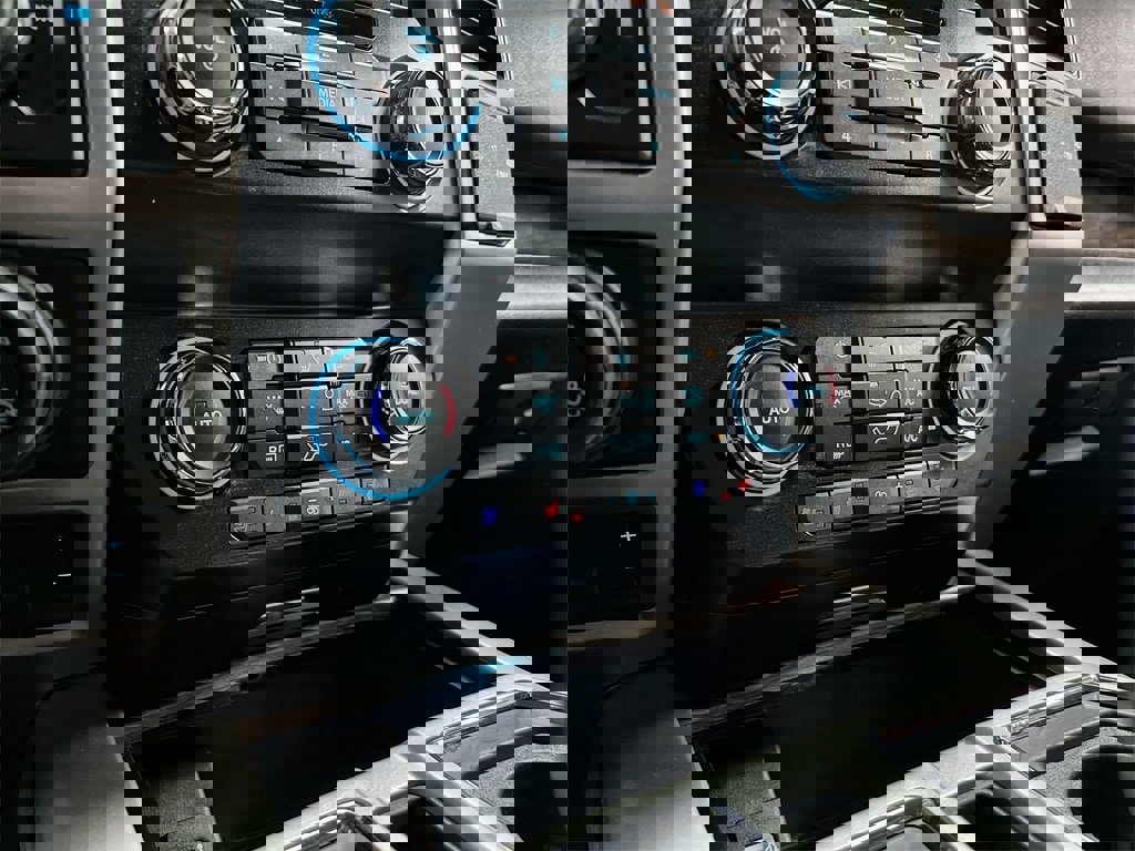 Used 2019 Ford F150 Lariat image 35