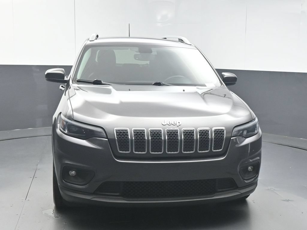 Used 2019 Jeep Cherokee Latitude Plus w/ Comfort/Convenience Group FWD image 3