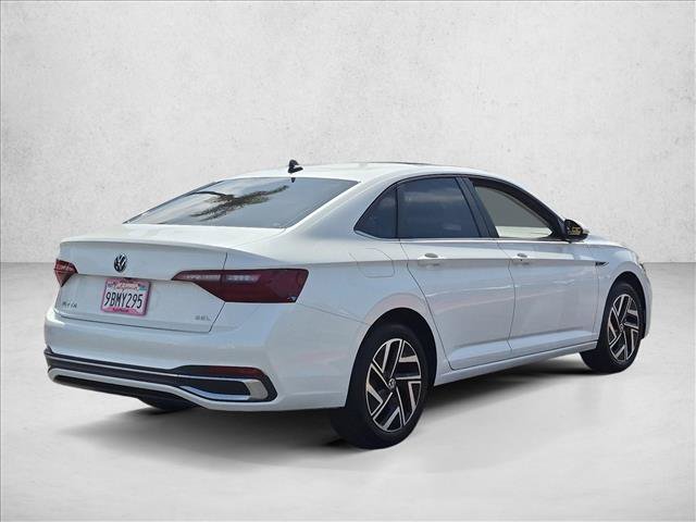 Certified 2022 Volkswagen Jetta SEL FWD image 5