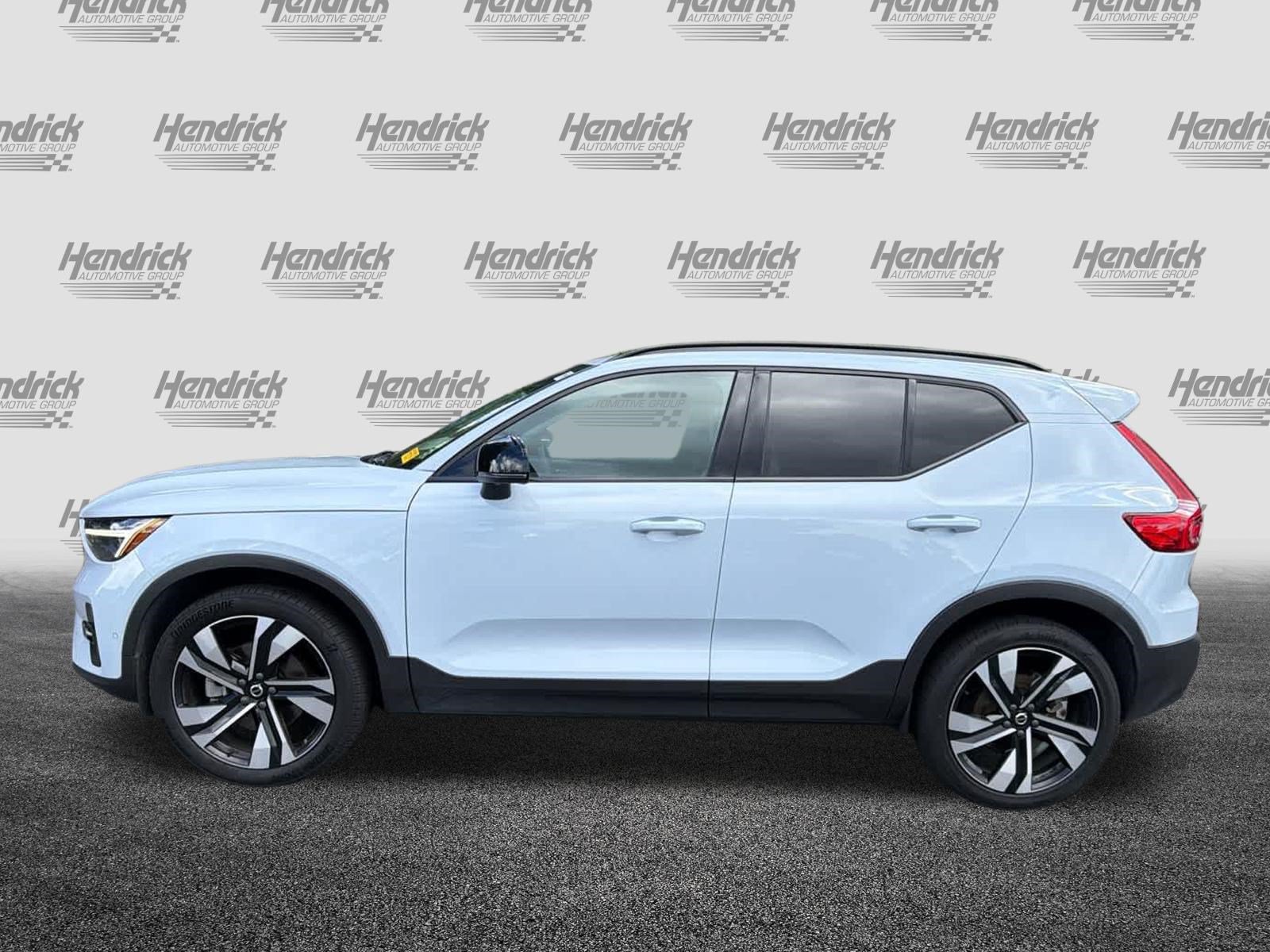 Used 2024 Volvo XC40 B5 Ultimate w/ Protection Package Premier AWD/4WD image 9