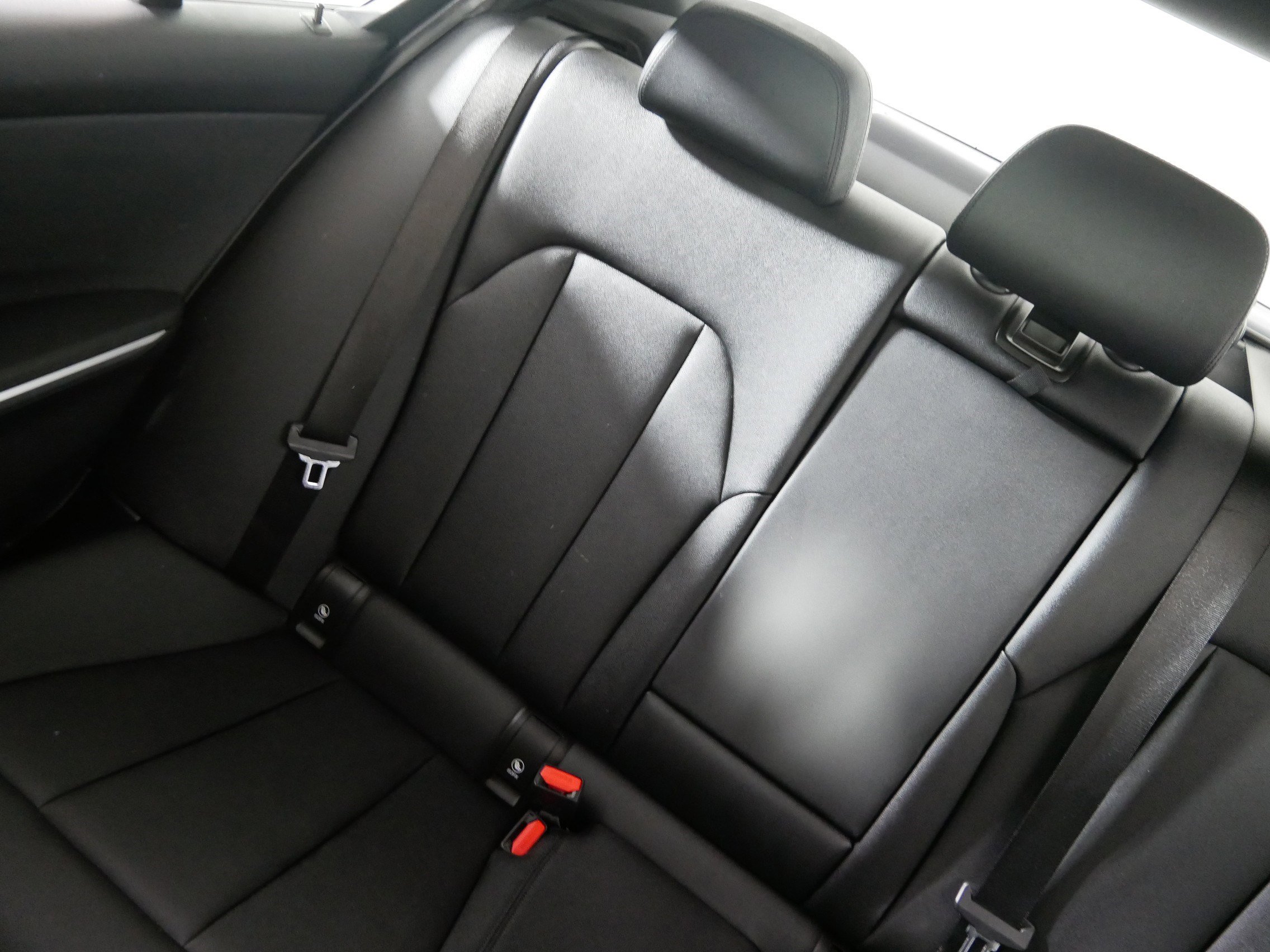 Used 2021 BMW 330e xDrive w/ Convenience Package image 12