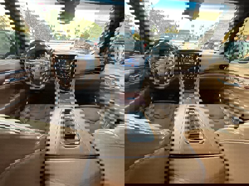 Used 2017 Cadillac Escalade ESV Platinum image 17