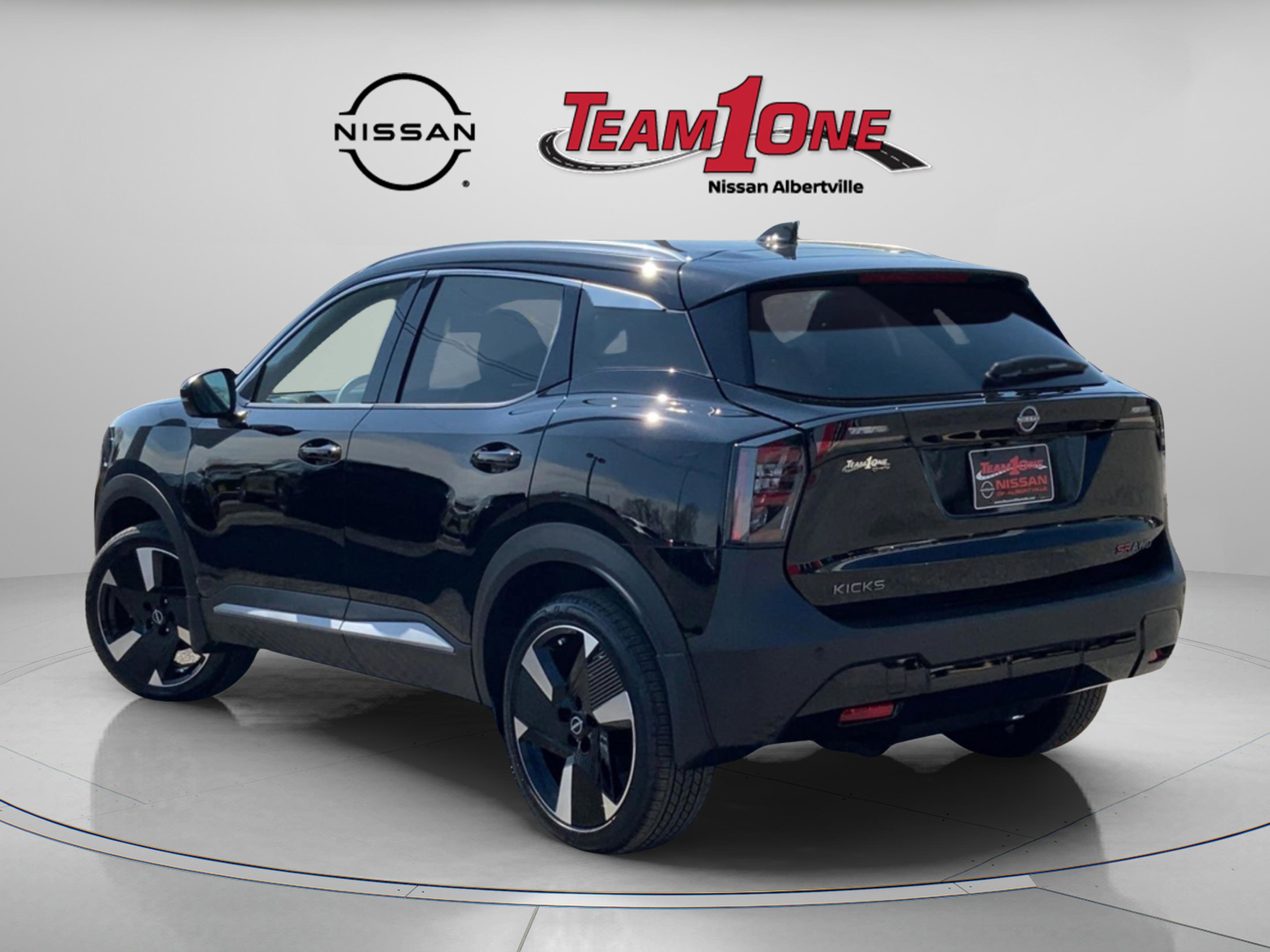 New 2025 Nissan Kicks SR image 4