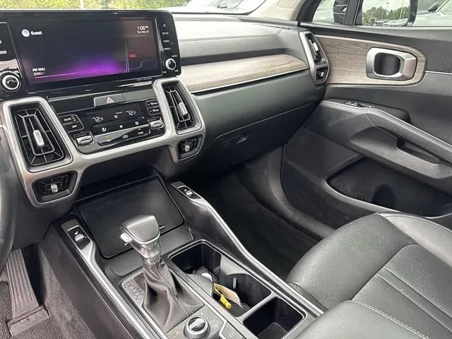 Certified 2022 Kia Sorento X-Line EX AWD/4WD image 11