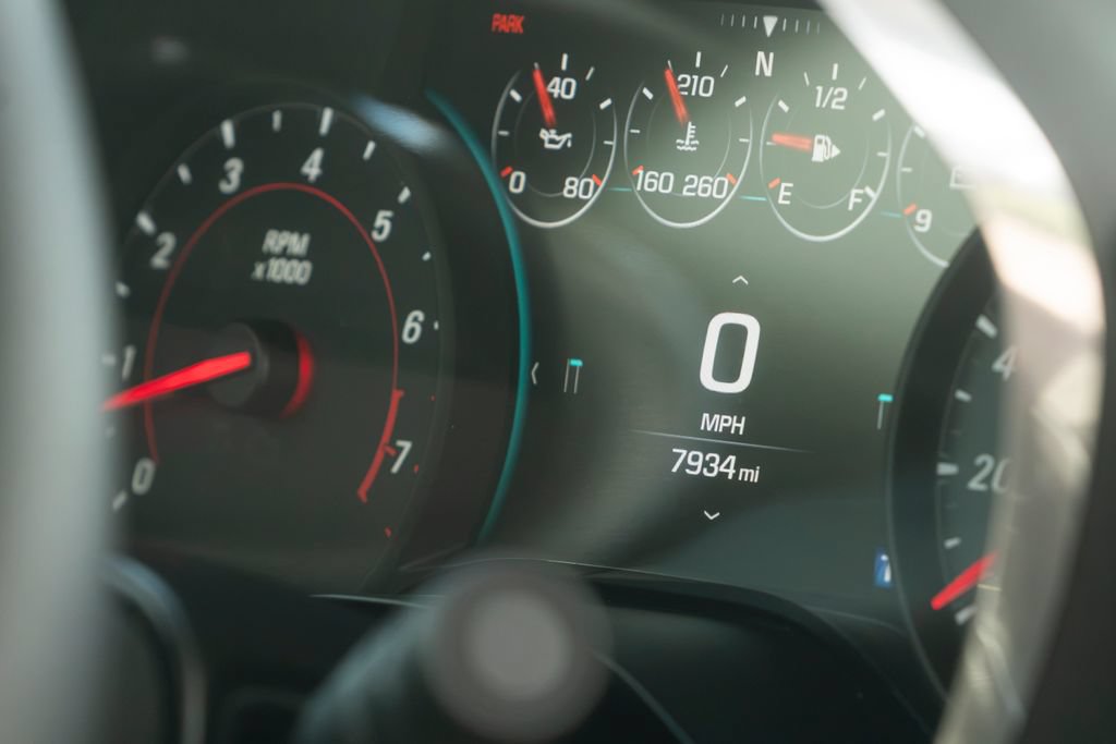 Used 2018 Chevrolet Camaro SS w/ LPO, Ground Effects Package RWD image 9