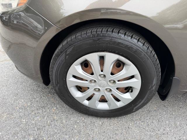 Used 2011 Kia Forte EX FWD image 11