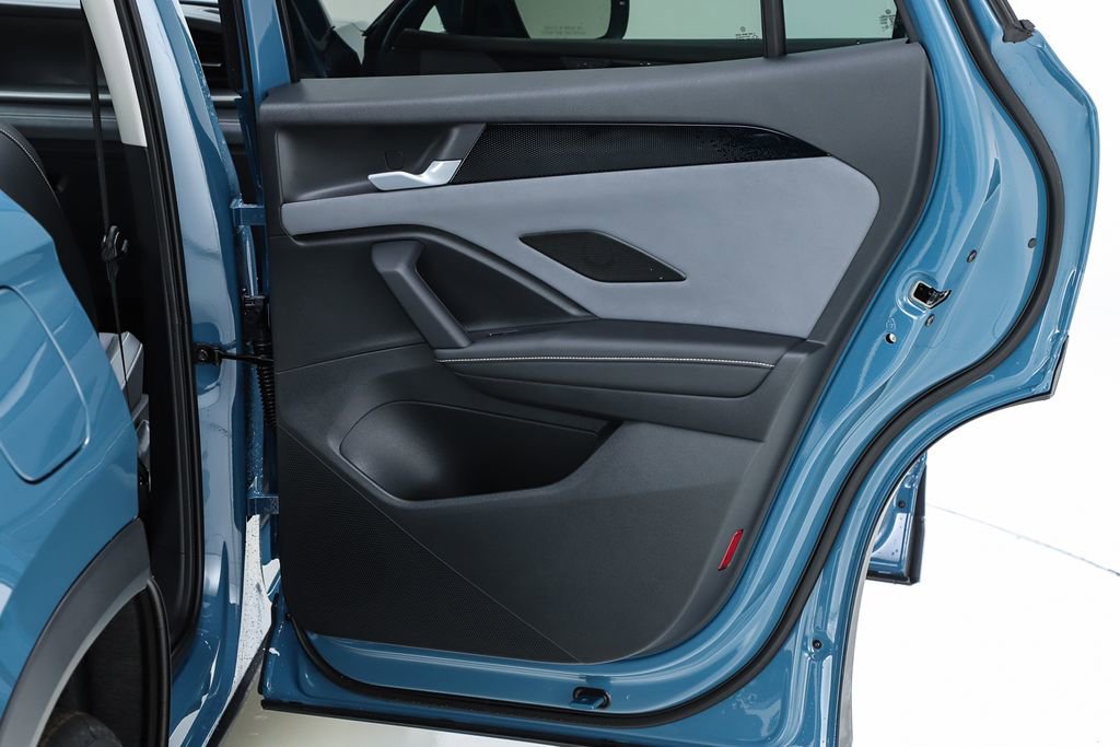 New 2026 Volkswagen Tiguan SE image 31