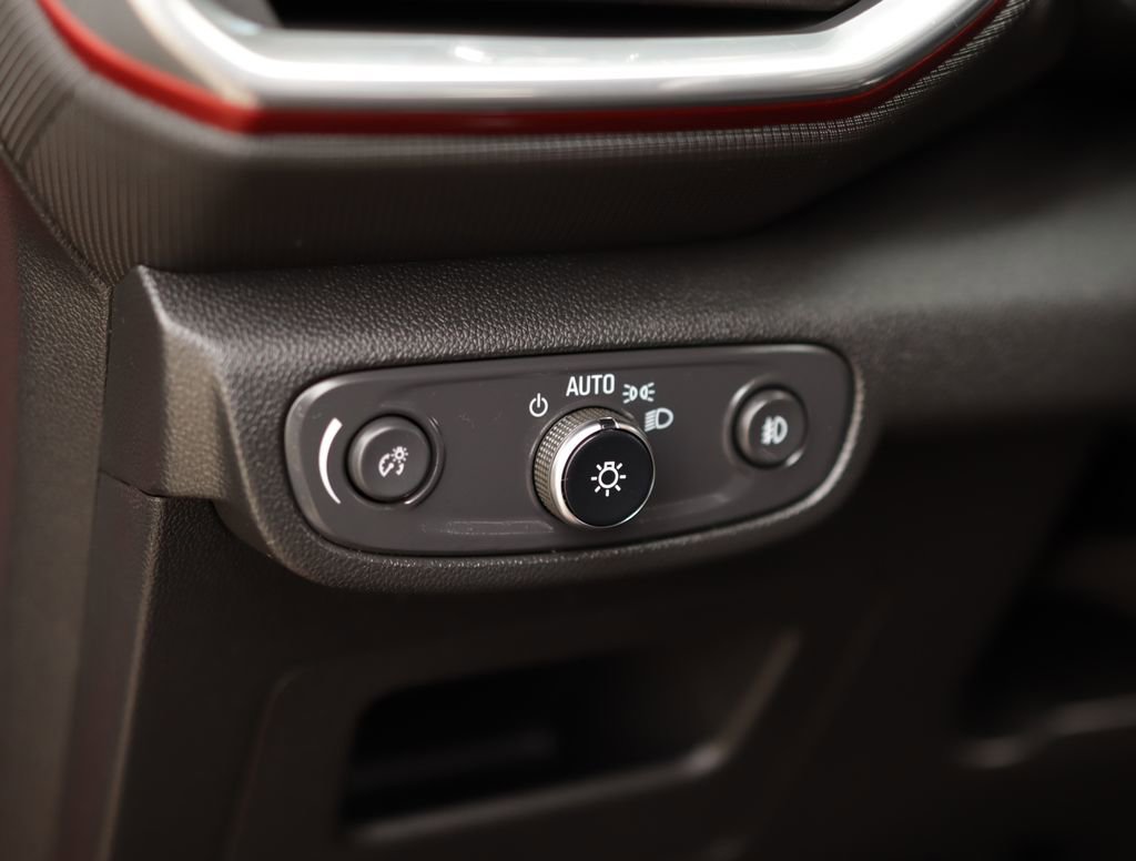 Used 2021 Chevrolet TrailBlazer RS w/ Technology Package FWD image 10