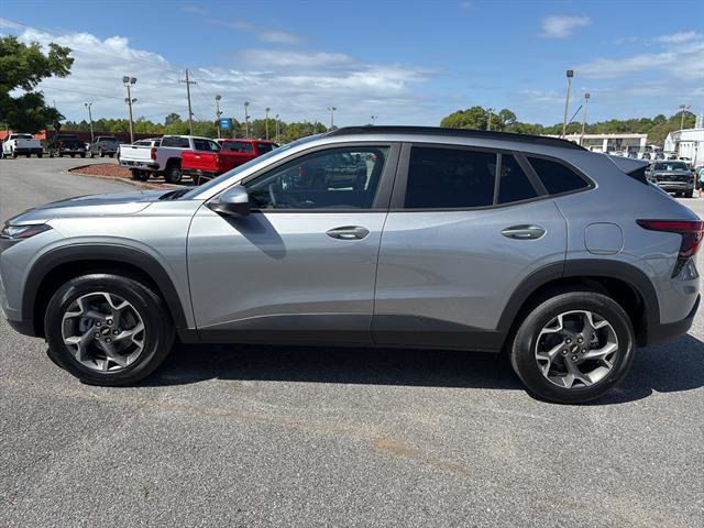 New 2026 Chevrolet Trax LT FWD image 3