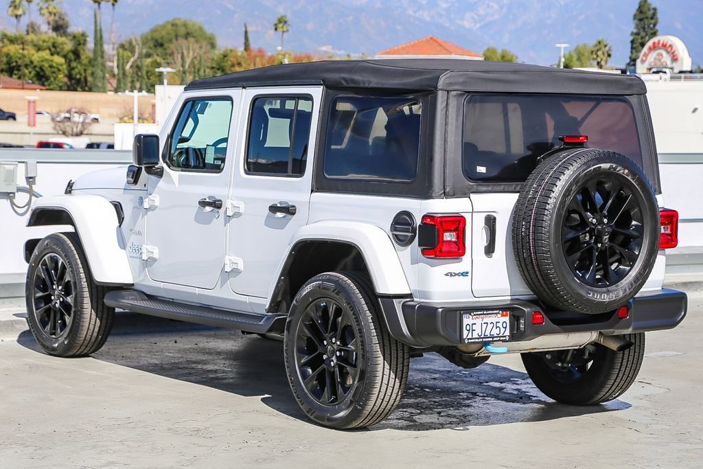 Used 2023 Jeep Wrangler Unlimited Sahara image 7