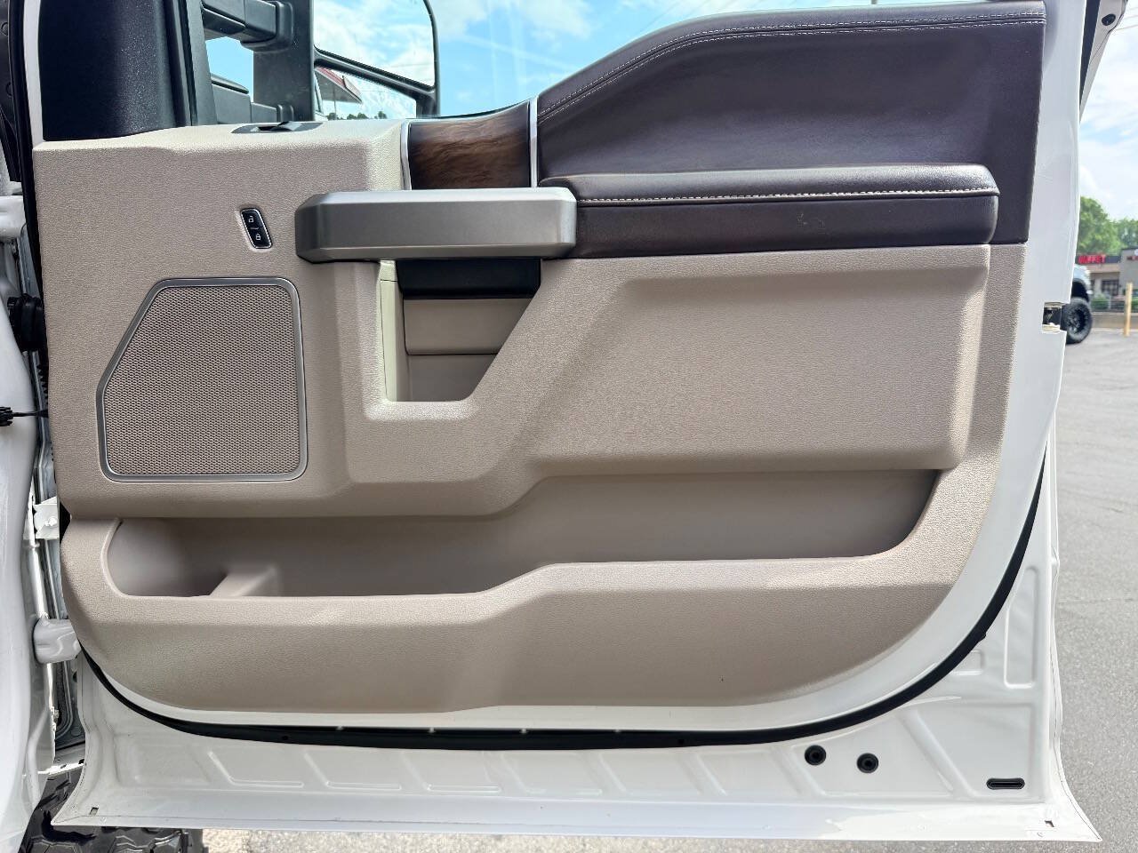 Used 2019 Ford F250 Limited w/ FX4 Off-Road Package AWD/4WD image 38