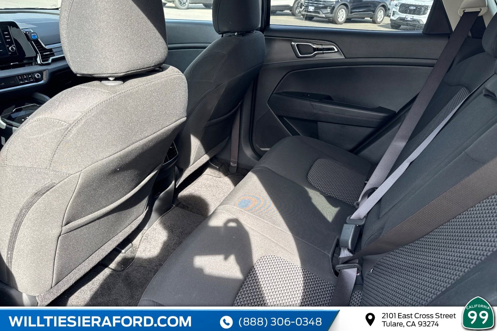 Used 2025 Kia Sportage LX image 10