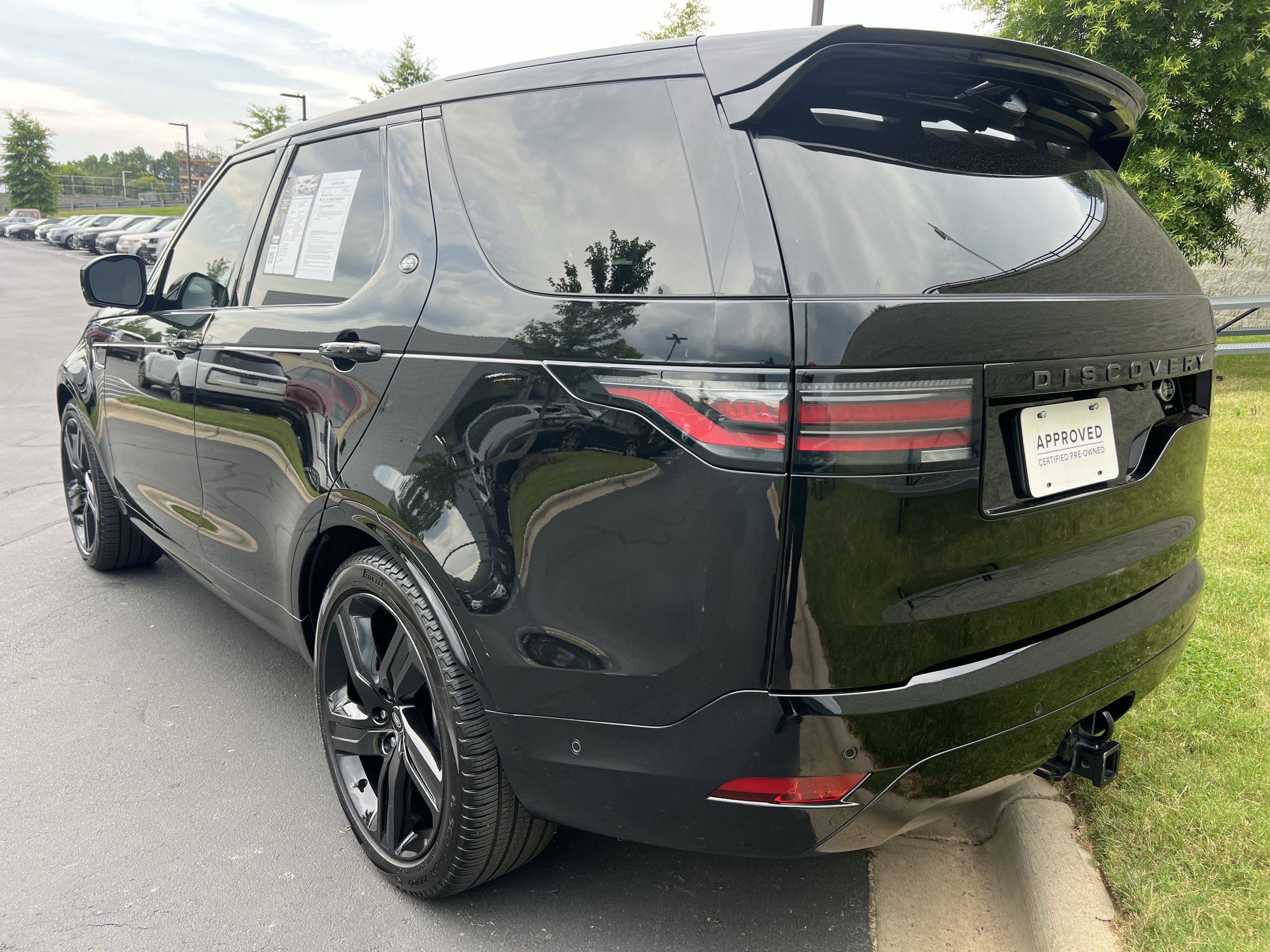 Certified 2023 Land Rover Discovery HSE R-Dynamic AWD/4WD image 5