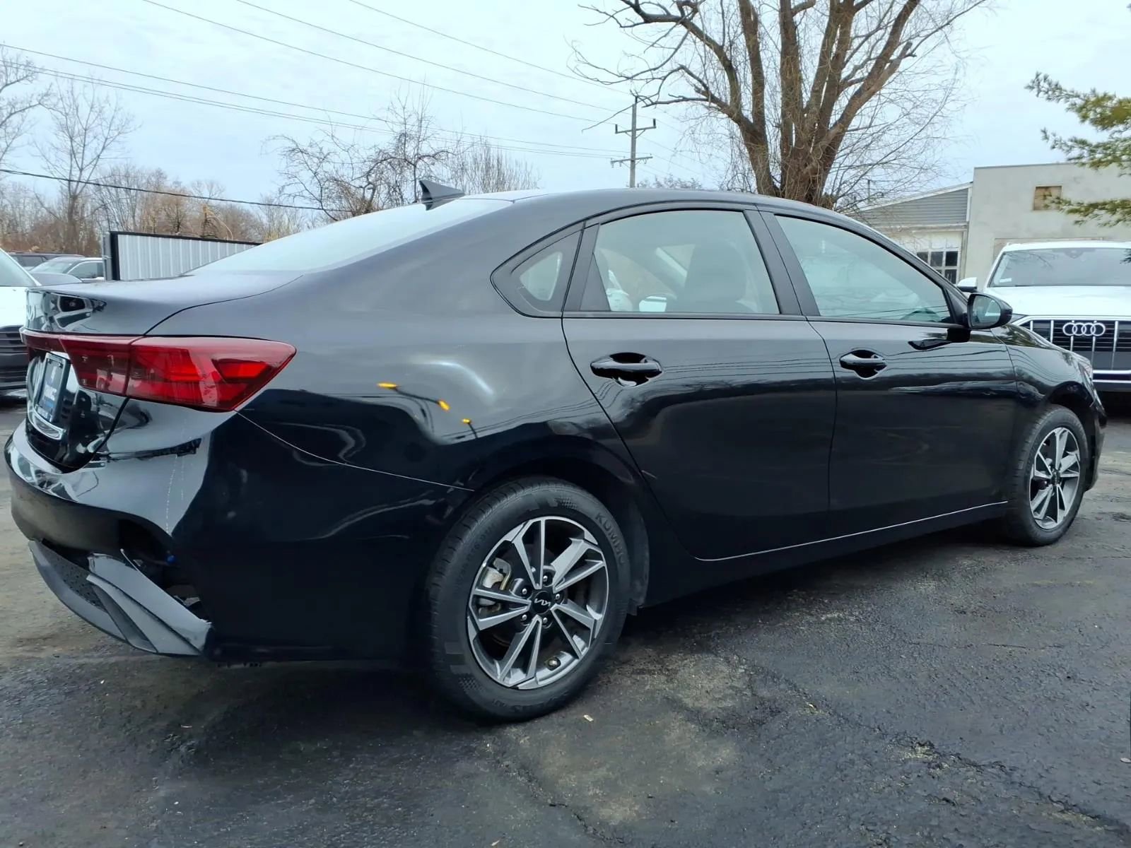 Used 2023 Kia Forte LXS FWD image 2