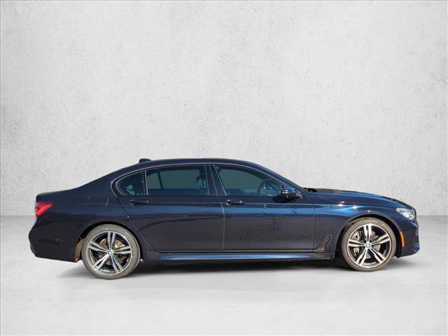 Used 2019 BMW 750i w/ M Sport Package image 4