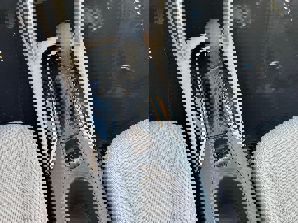 Certified 2023 Toyota Corolla Cross L image 16