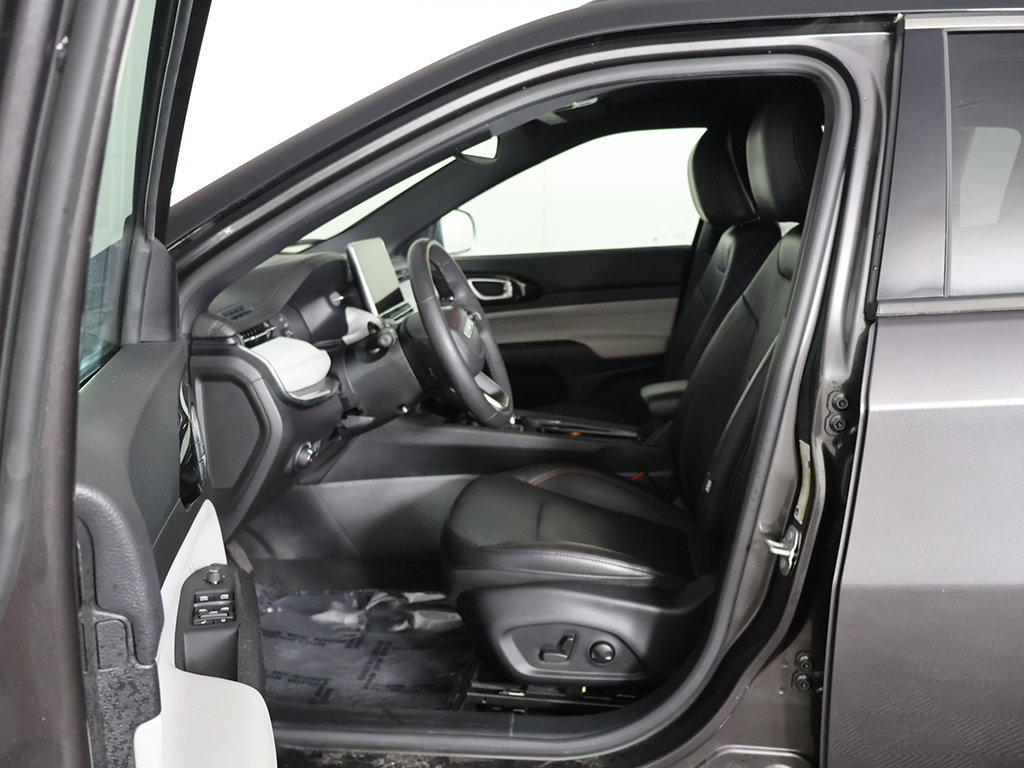 Used 2023 Jeep Compass Limited AWD/4WD image 30