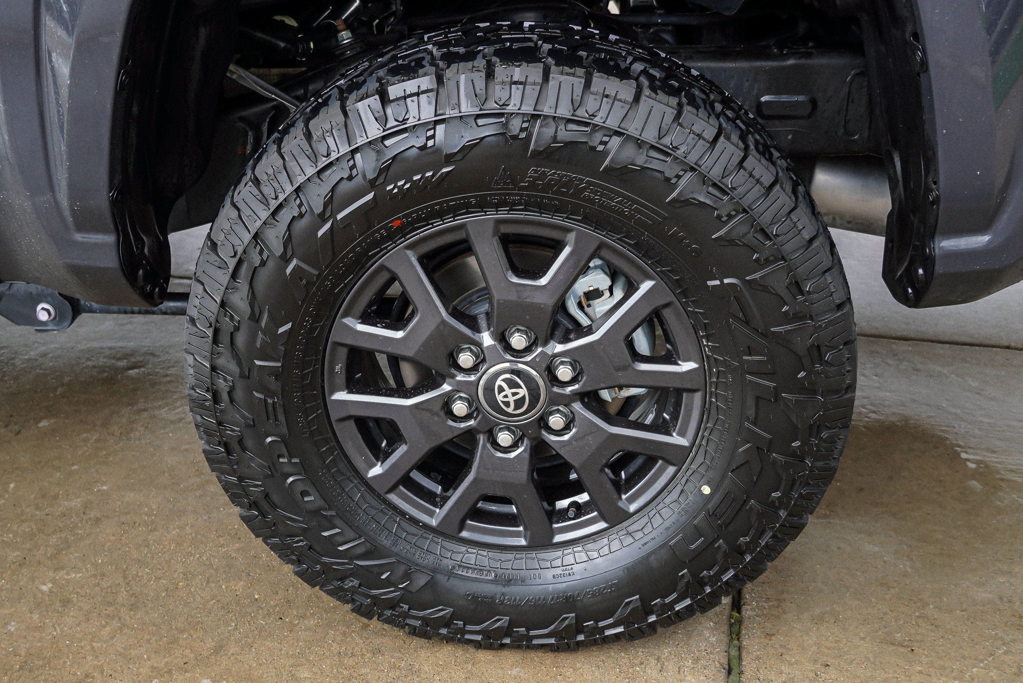 Certified 2025 Toyota Tacoma SR5 AWD/4WD image 13