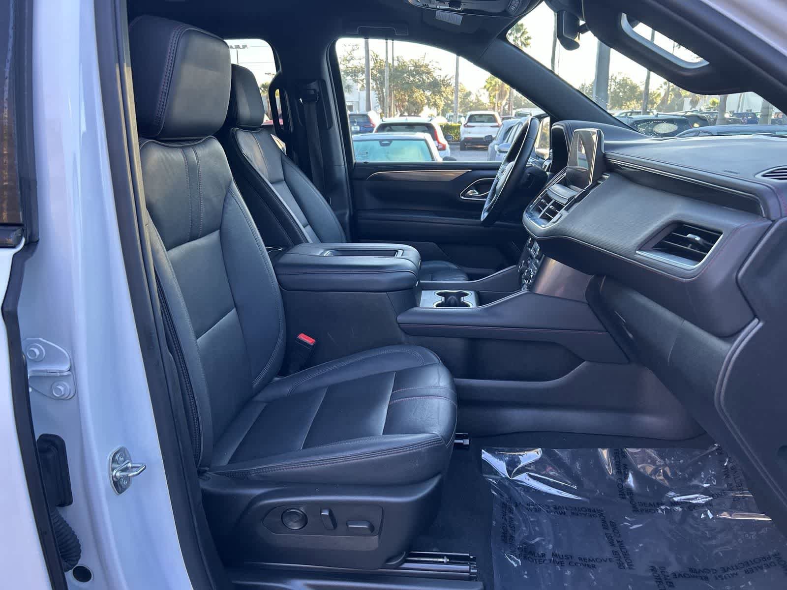 Used 2024 Chevrolet Suburban RST RWD image 14