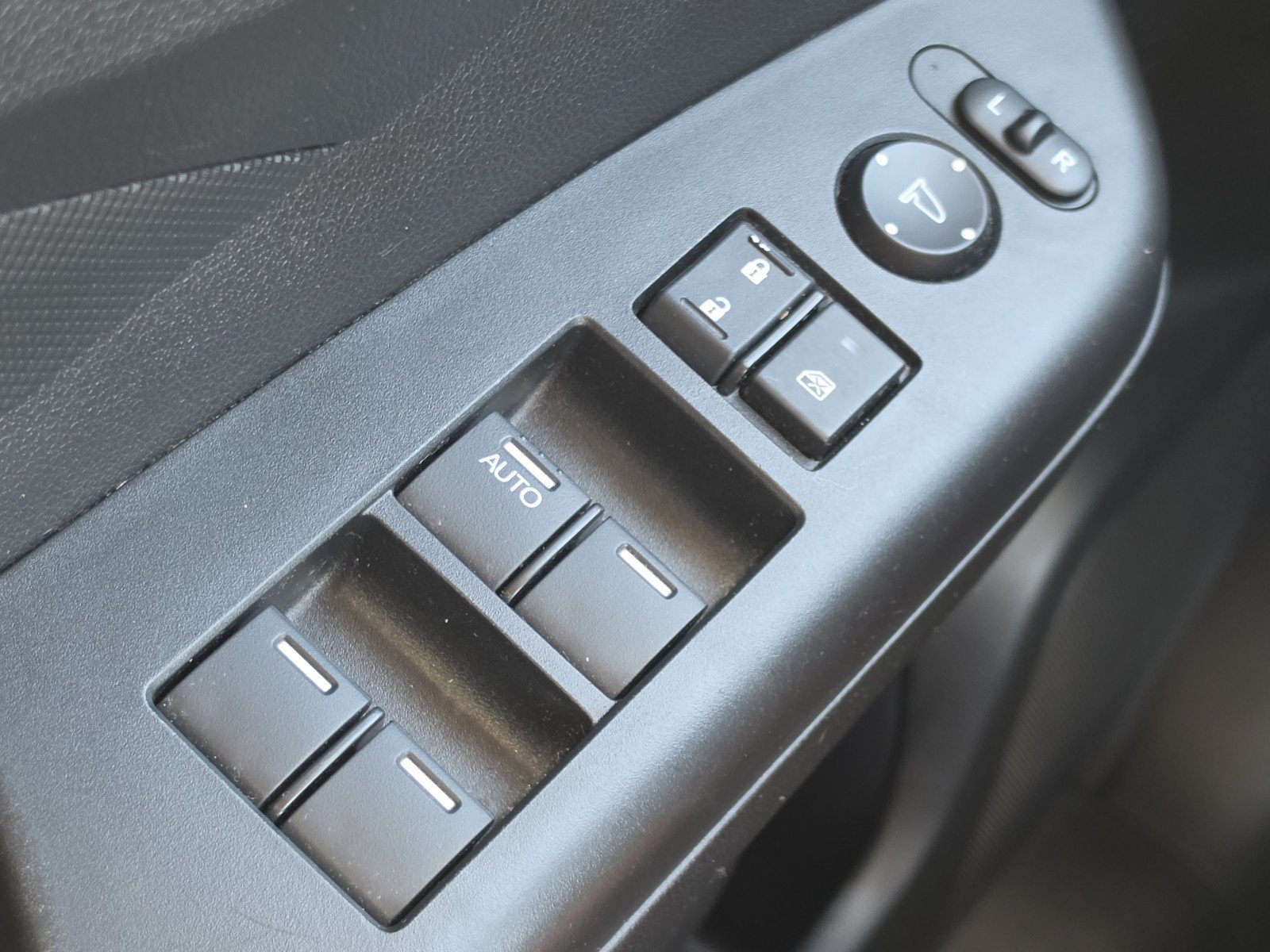 Used 2014 Honda CR-V LX image 13