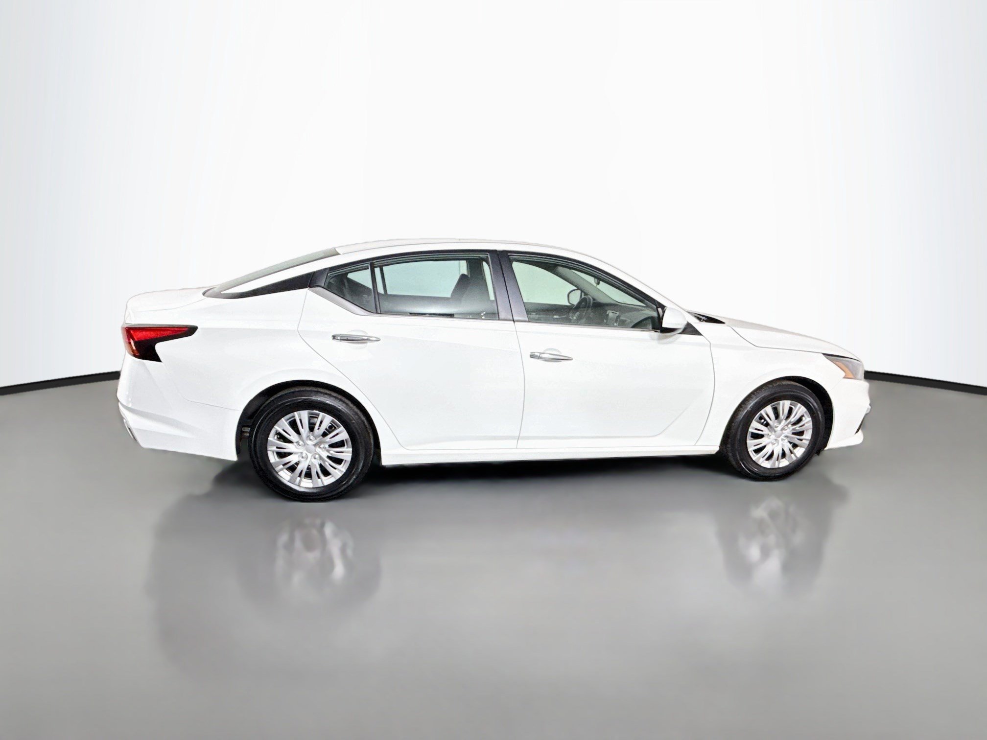 Used 2022 Nissan Altima 2.5 S FWD image 11