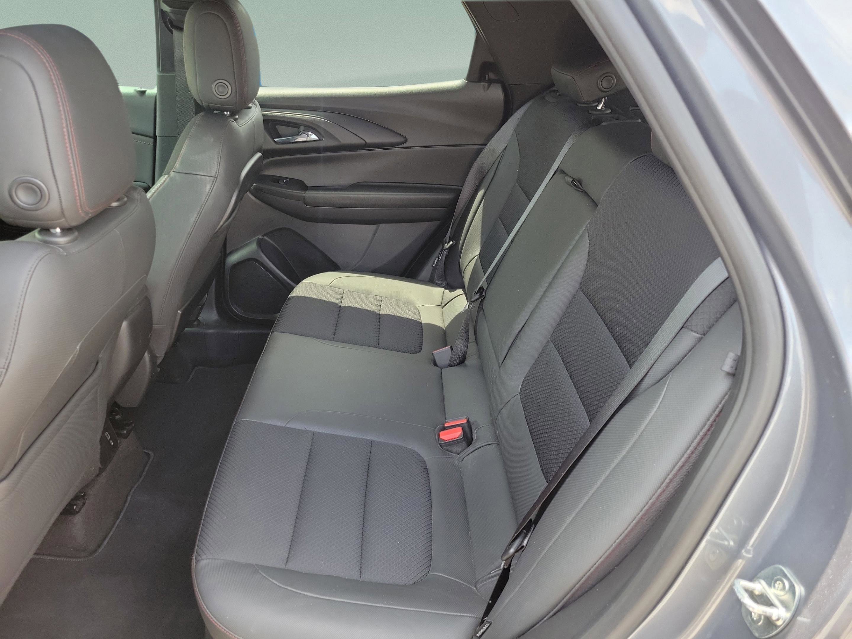 Used 2021 Chevrolet TrailBlazer RS w/ Sun and Liftgate Package FWD image 15