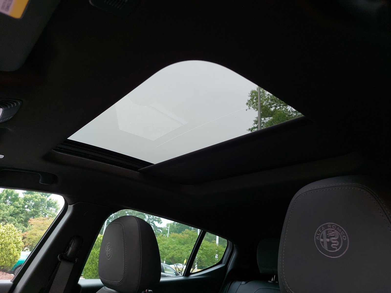 New 2025 Alfa Romeo Tonale w/ Premium Package image 31