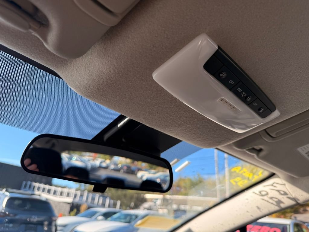 Used 2023 Nissan Versa SV image 35