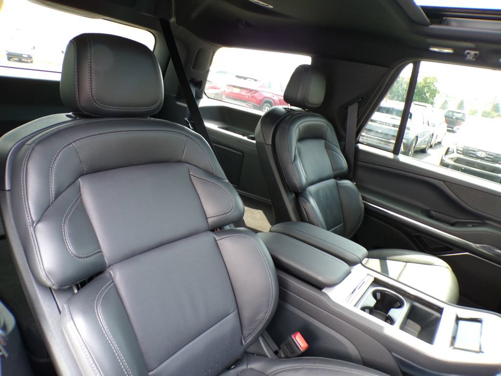 Used 2025 Lincoln Navigator Reserve w/ Jet Appearance Package AWD/4WD image 17