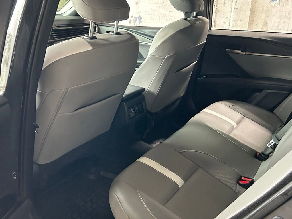 Used 2025 Toyota Camry SE w/ Convenience Package FWD image 40