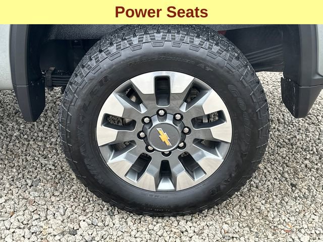 Used 2024 Chevrolet Silverado 2500 Custom w/ Custom Value Package image 9