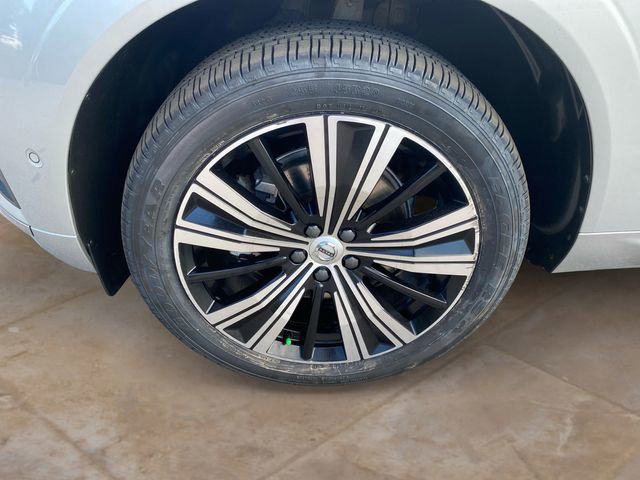 Certified 2023 Volvo XC60 B5 Plus w/ Climate Package image 14