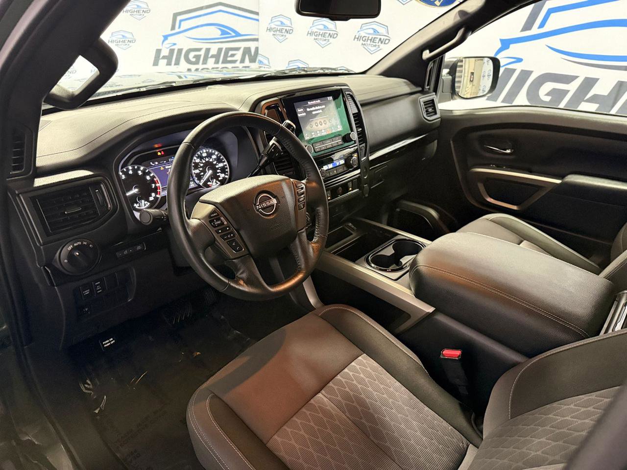 Used 2024 Nissan Titan SV w/ SV Bronze Edition Package image 32