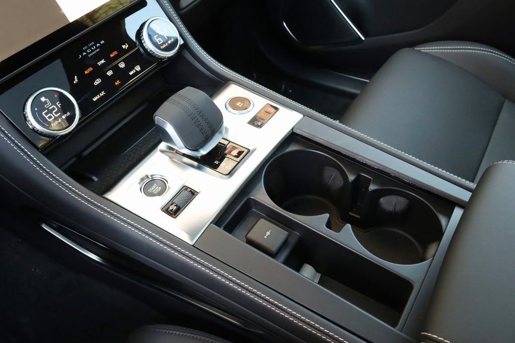 Used 2026 Jaguar F-PACE R-Dynamic S AWD/4WD image 33