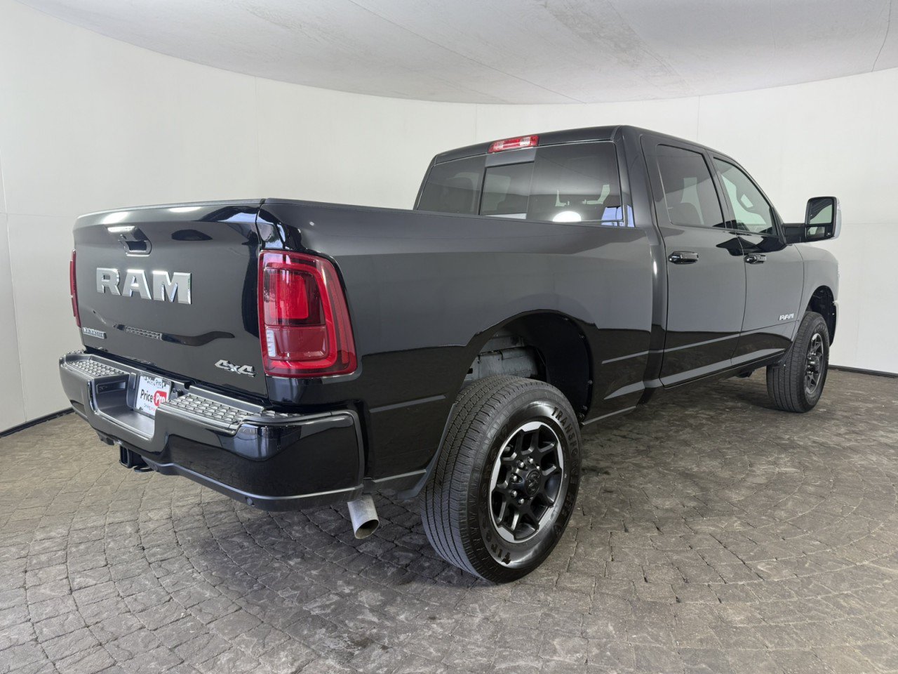 Used 2026 RAM 2500 Laramie AWD/4WD image 9