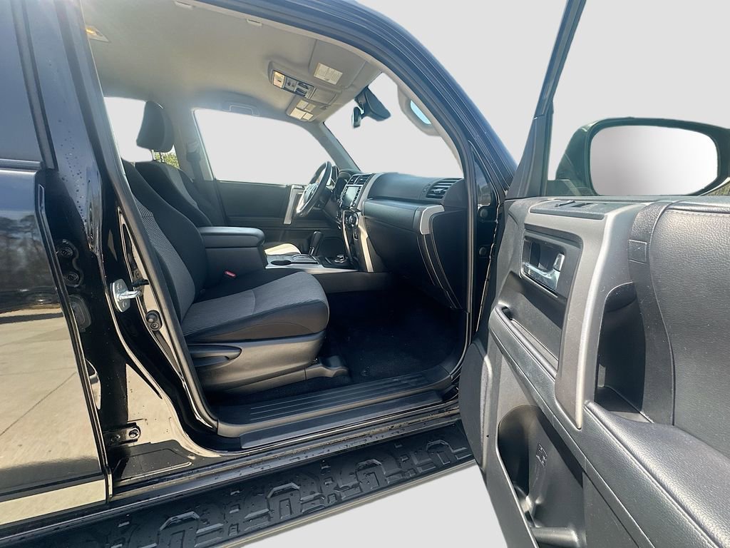 Used 2024 Toyota 4Runner SR5 AWD/4WD image 31