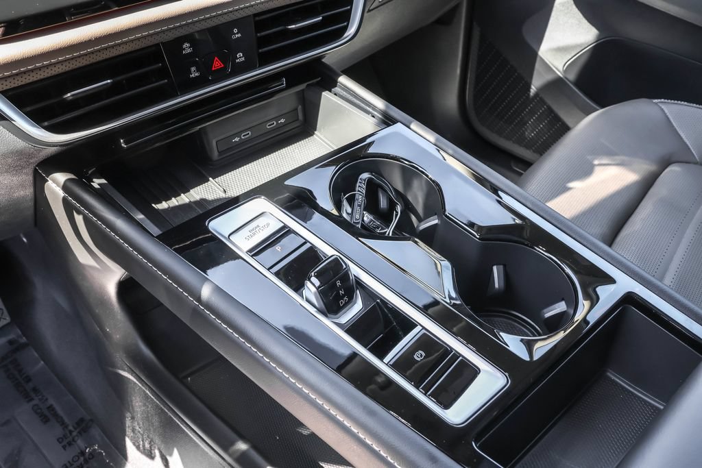 Certified 2025 Volkswagen Atlas SEL AWD/4WD image 28