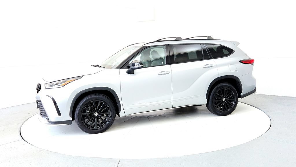 Used 2023 Toyota Highlander XSE AWD/4WD image 3