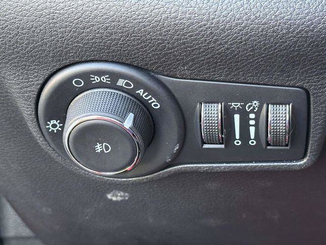 Used 2024 Jeep Compass Latitude AWD/4WD image 23