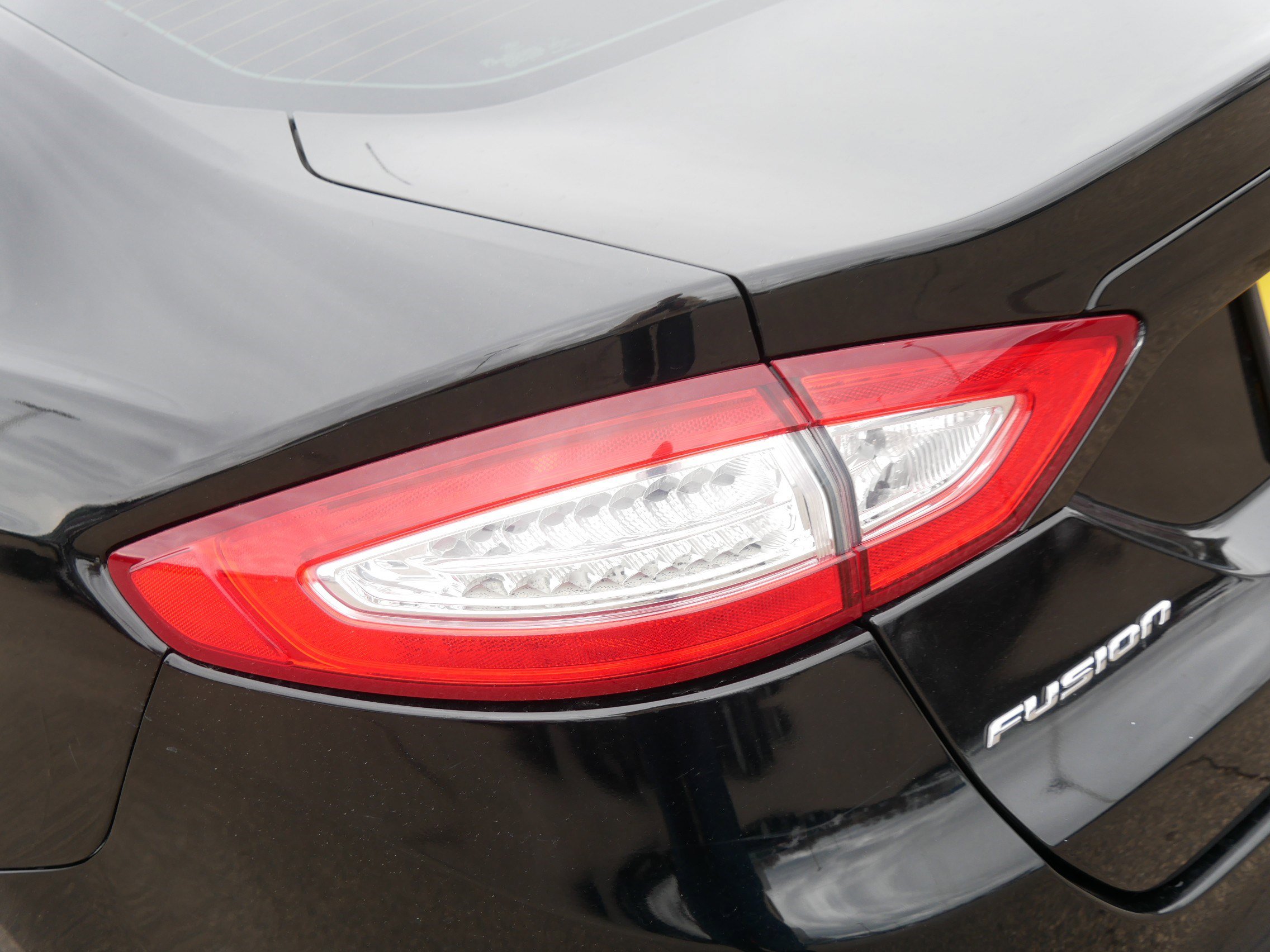 Used 2016 Ford Fusion SE w/ Equipment Group 202A image 17