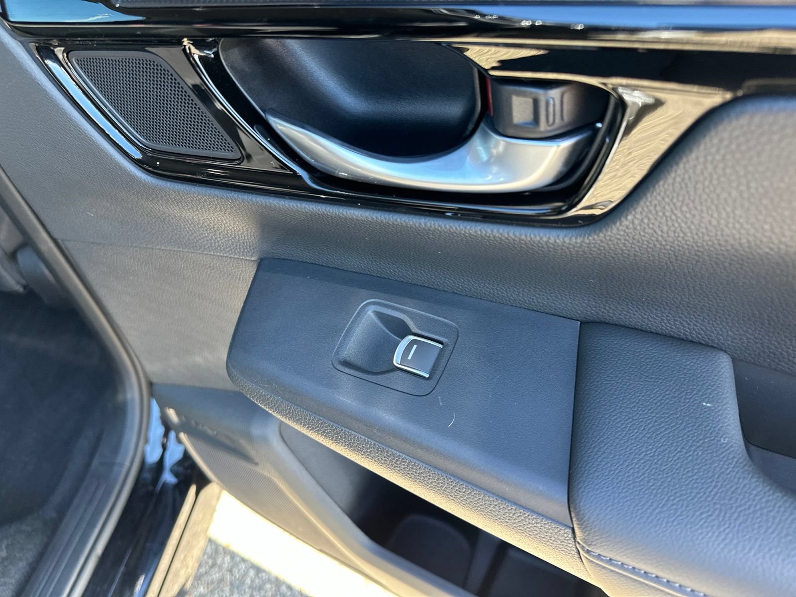 Used 2023 Honda CR-V EX-L image 32