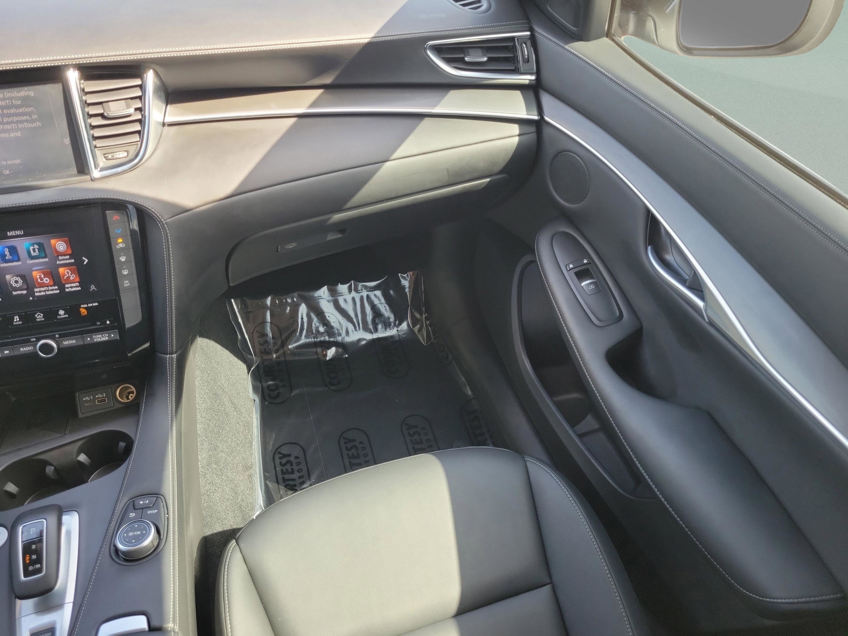 Certified 2025 INFINITI QX50 Pure image 8