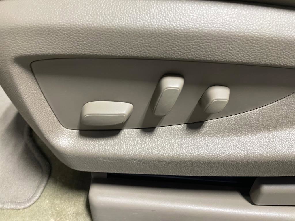 Used 2018 Chevrolet Suburban Premier image 10