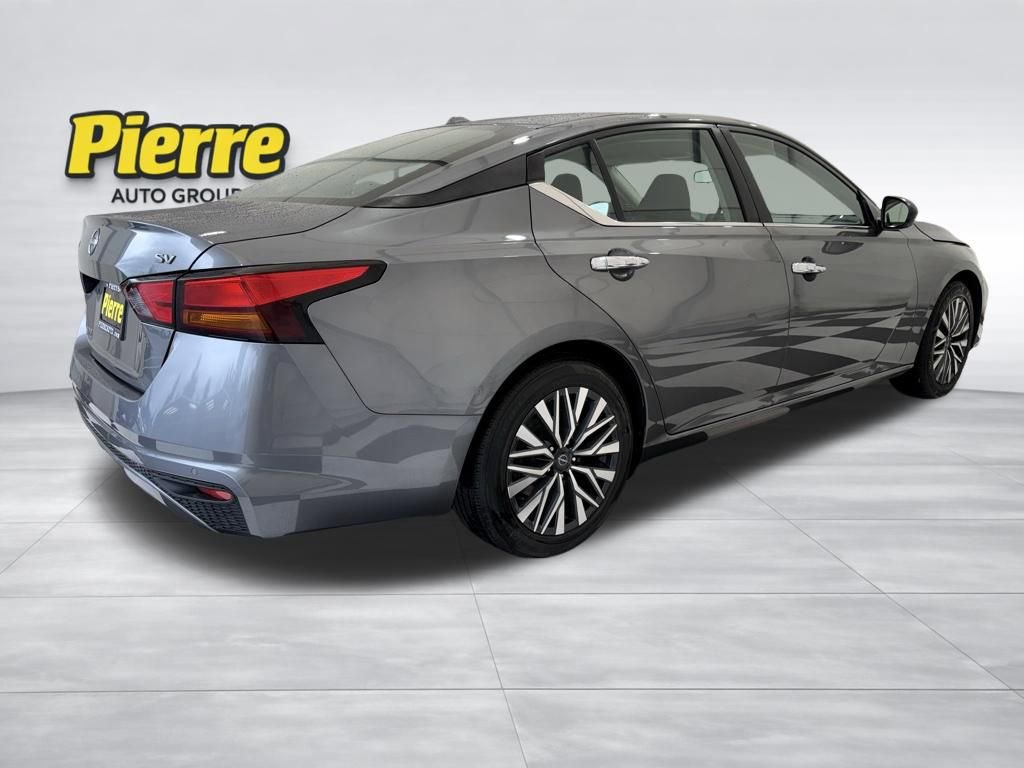 Used 2024 Nissan Altima 2.5 SV FWD image 5