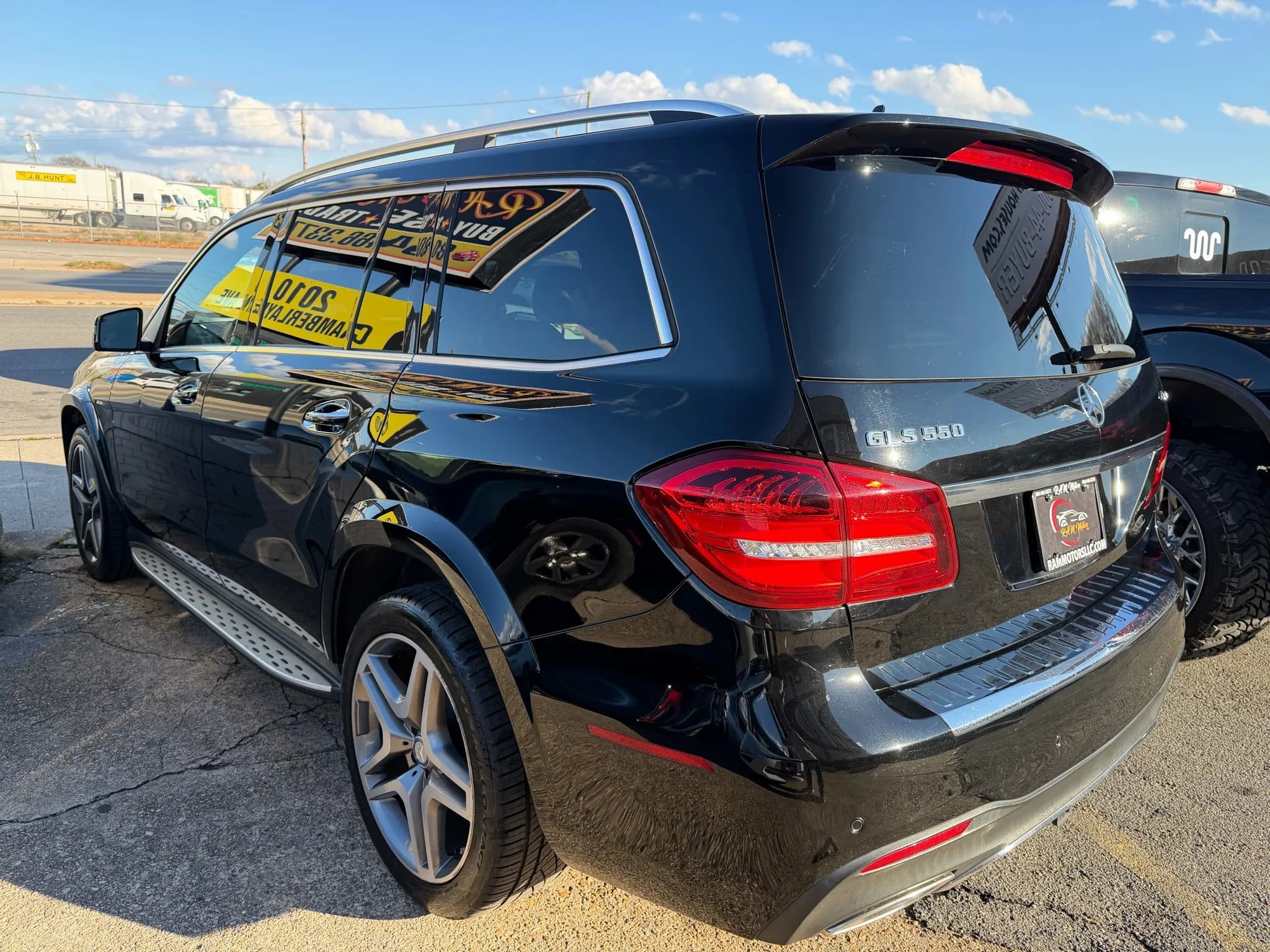Used 2017 Mercedes-Benz GLS 550 4MATIC w/ Driver Assistance Package image 5