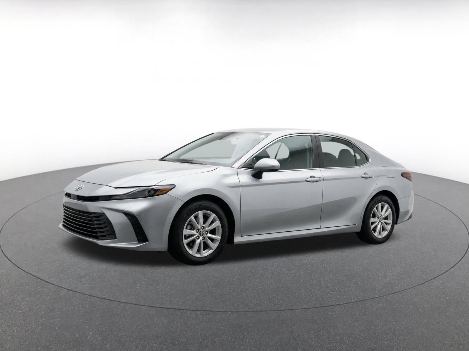Used 2025 Toyota Camry LE FWD image 3