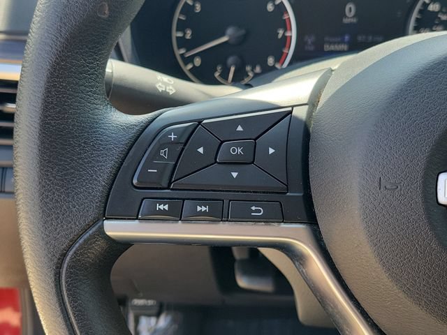 Used 2025 Nissan Altima 2.5 SV FWD image 19